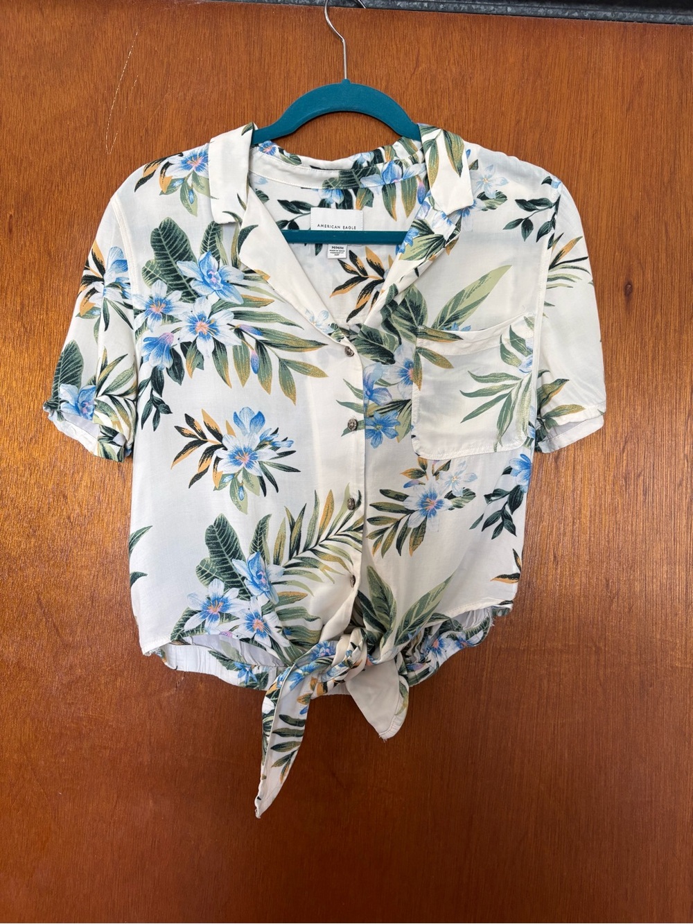 Medium American Eagle Cream Cropped Tropical Tie Front Button Up Top - Picture 2 of 16